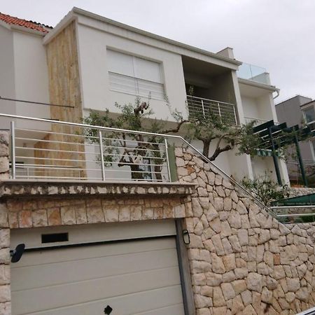 Apartment Sreta Omiš Eksteriør billede