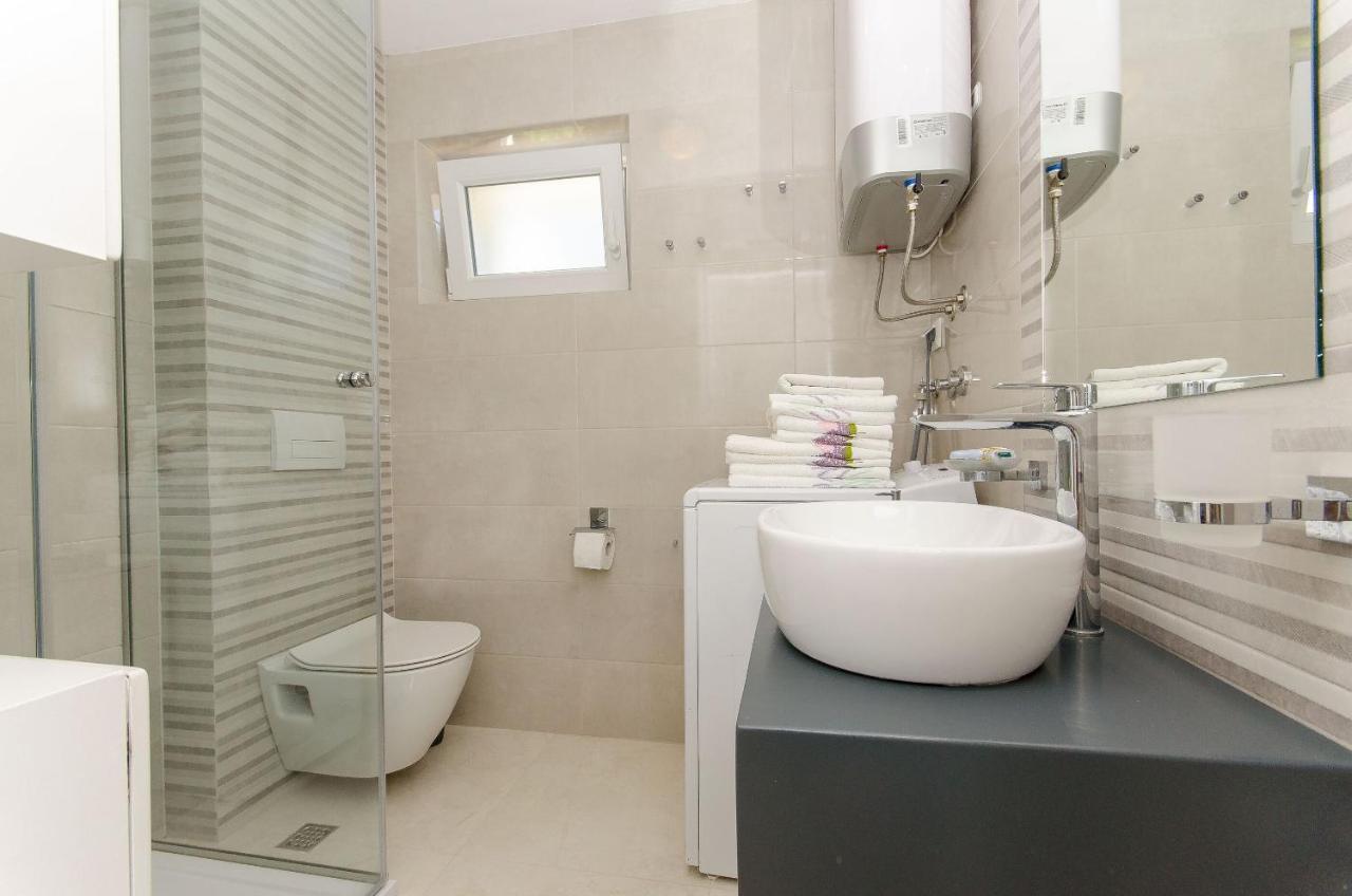 Apartment Sreta Omiš Eksteriør billede