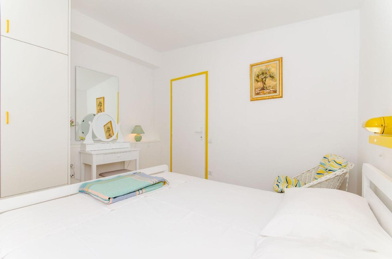 Apartment Sreta Omiš Eksteriør billede