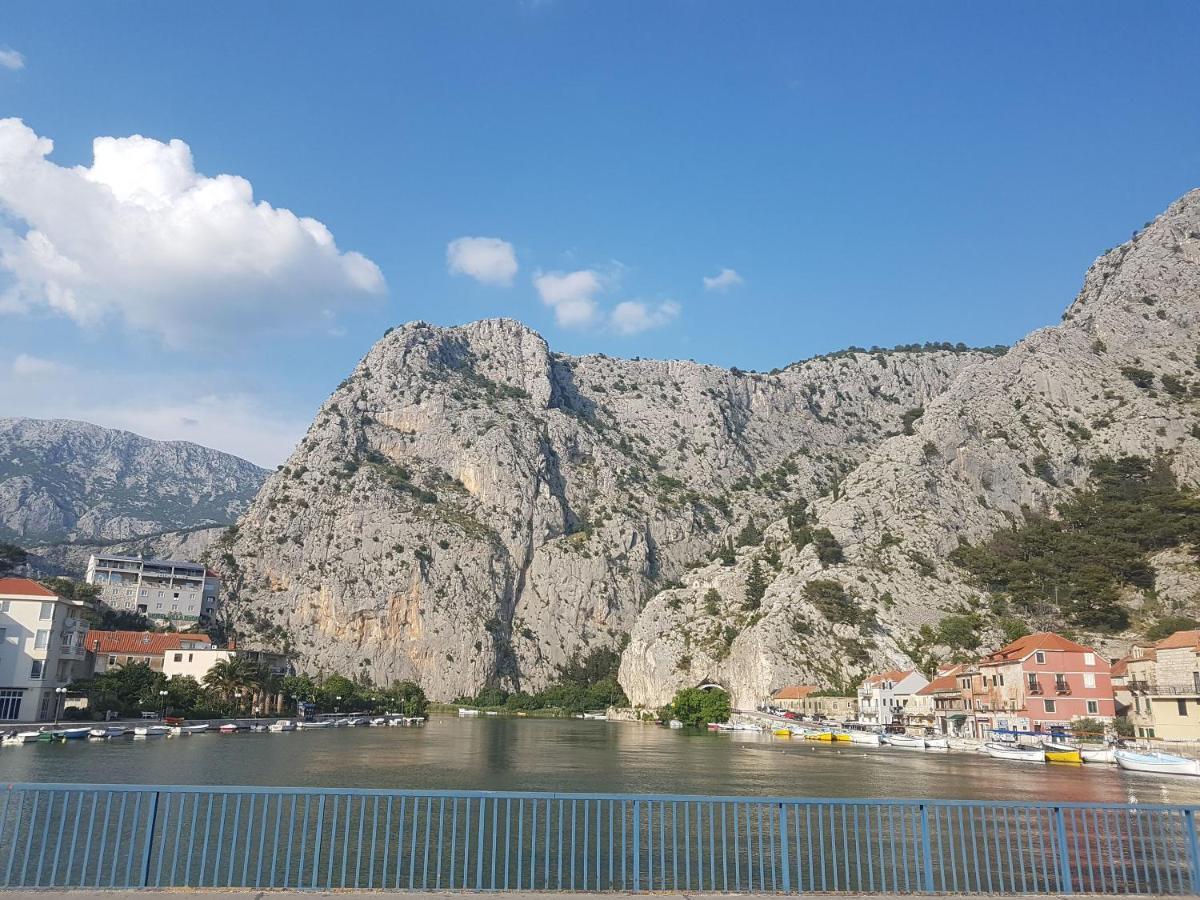 Apartment Sreta Omiš Eksteriør billede